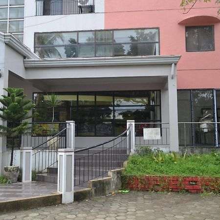 SDR Mactan Apartments Cebú Exterior foto