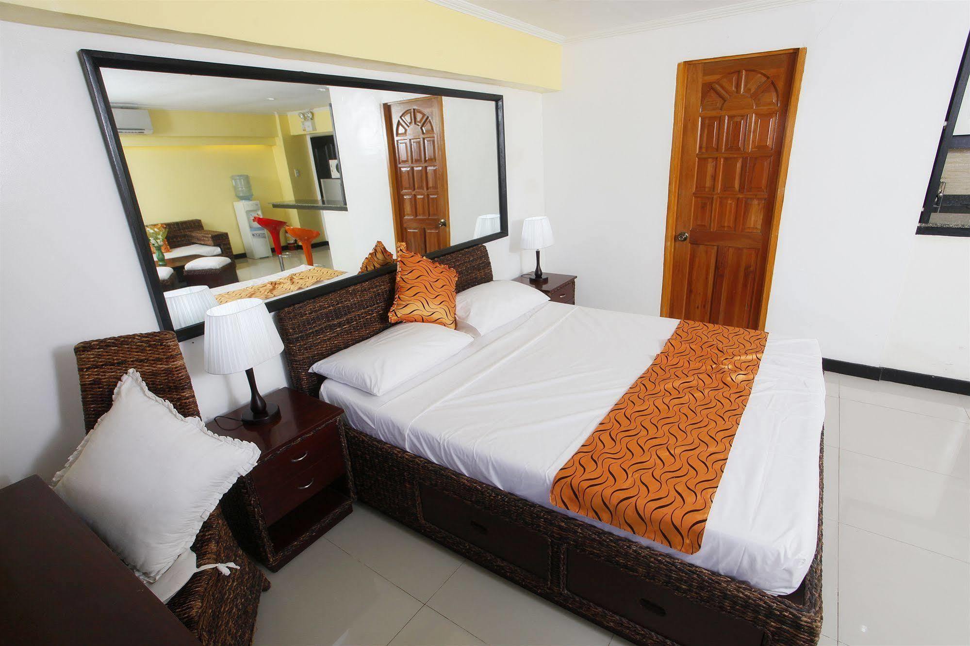 SDR Mactan Apartments Cebú Exterior foto