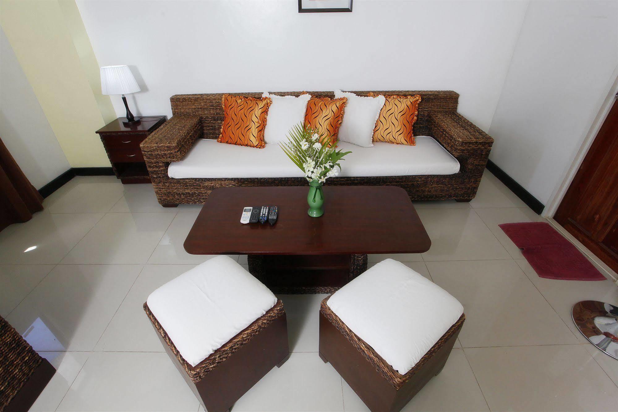 SDR Mactan Apartments Cebú Exterior foto